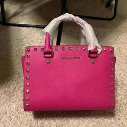 Michael Kors Selma With Stud Handbag Crossbody Bag  Leather Fuschia Color 