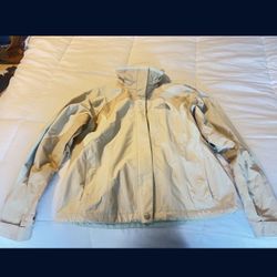 Chamarra De North Face En Buenas Condiciones $40