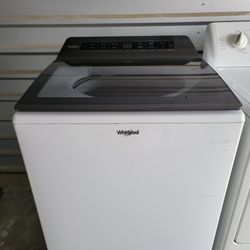 Top Of The Line, Whirlpool Washer with 36 Cycles And A Huge 4.7 Cubic Ft. Capacity, Stainless Steel, Tub with Agitator!!! Must See To Appreciate!!!
