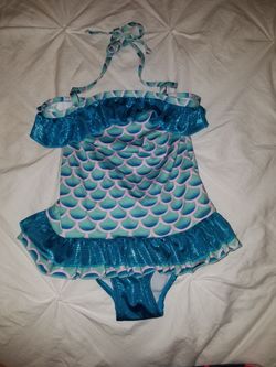 Girls size 4/5 mermaid swimwear