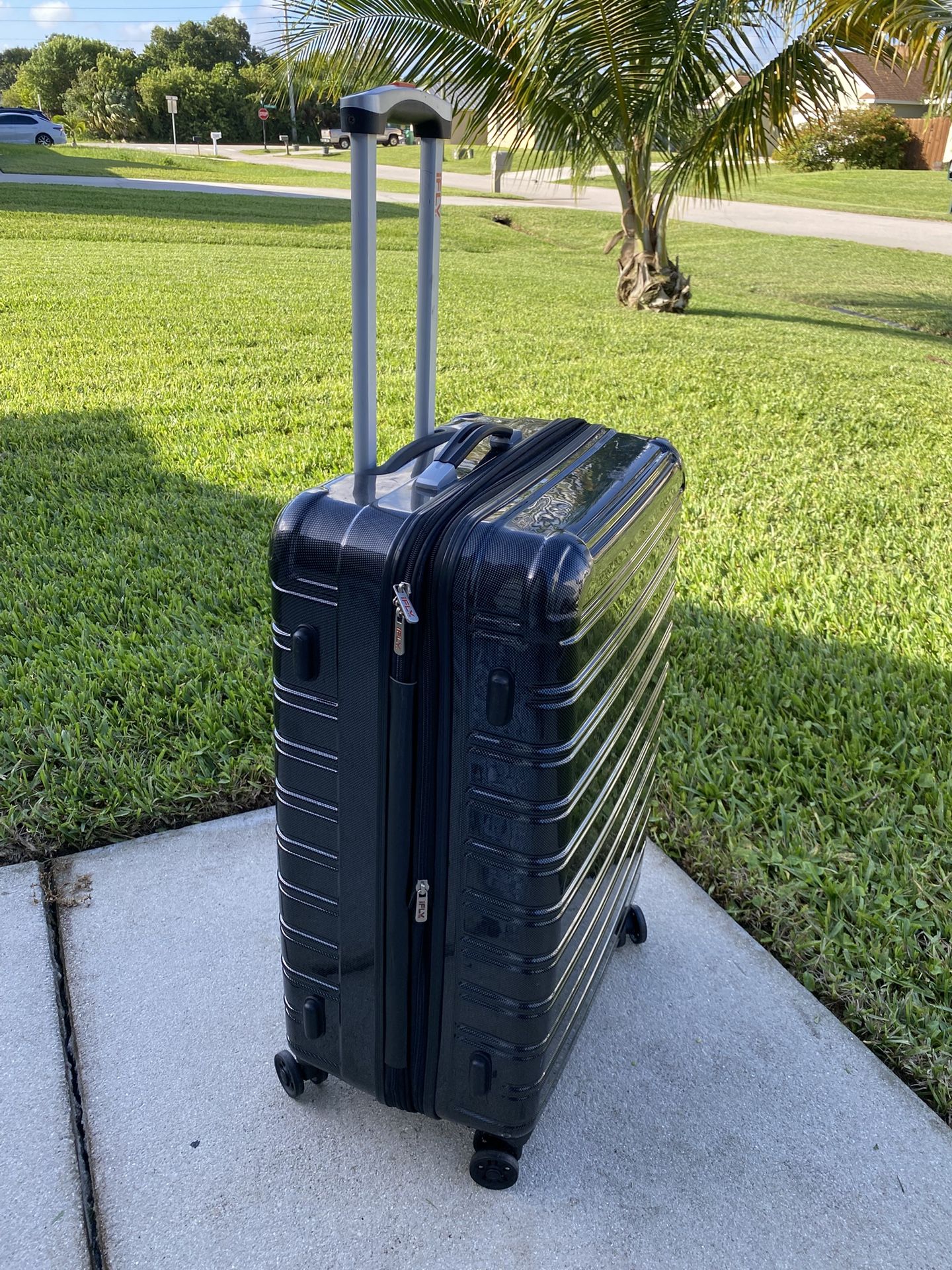 BIG SUITCASE