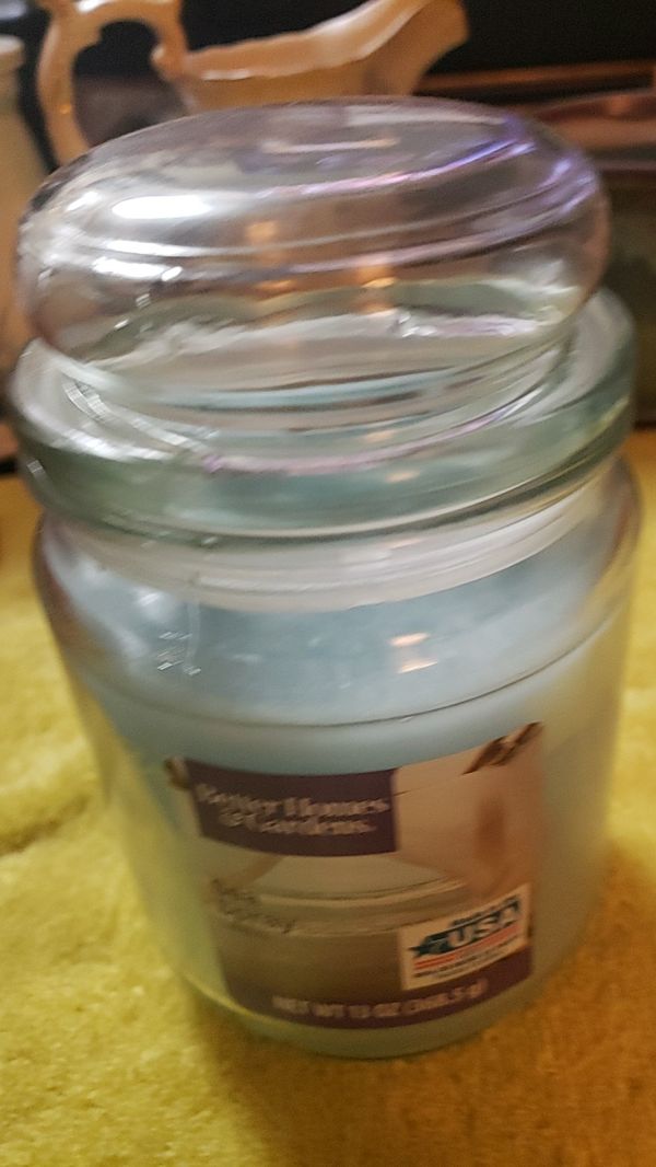 Better Homes n Gardens. SEA SPRAY LINEN Jar Candle. Never 