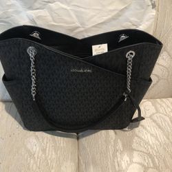 Michael Kors Jet Set Handbag 💕💕💕💕.