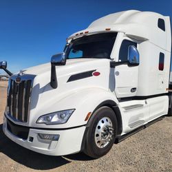 2023 PETERBILT 579 - X15 CUMMINS 500HP 252K MILES & 6K ENGINE HOURS!! WARRANTY INCLUDED!
