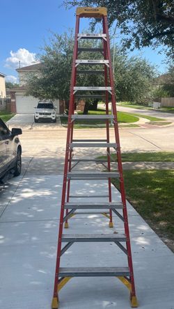 10ft Fiberglass Ladder