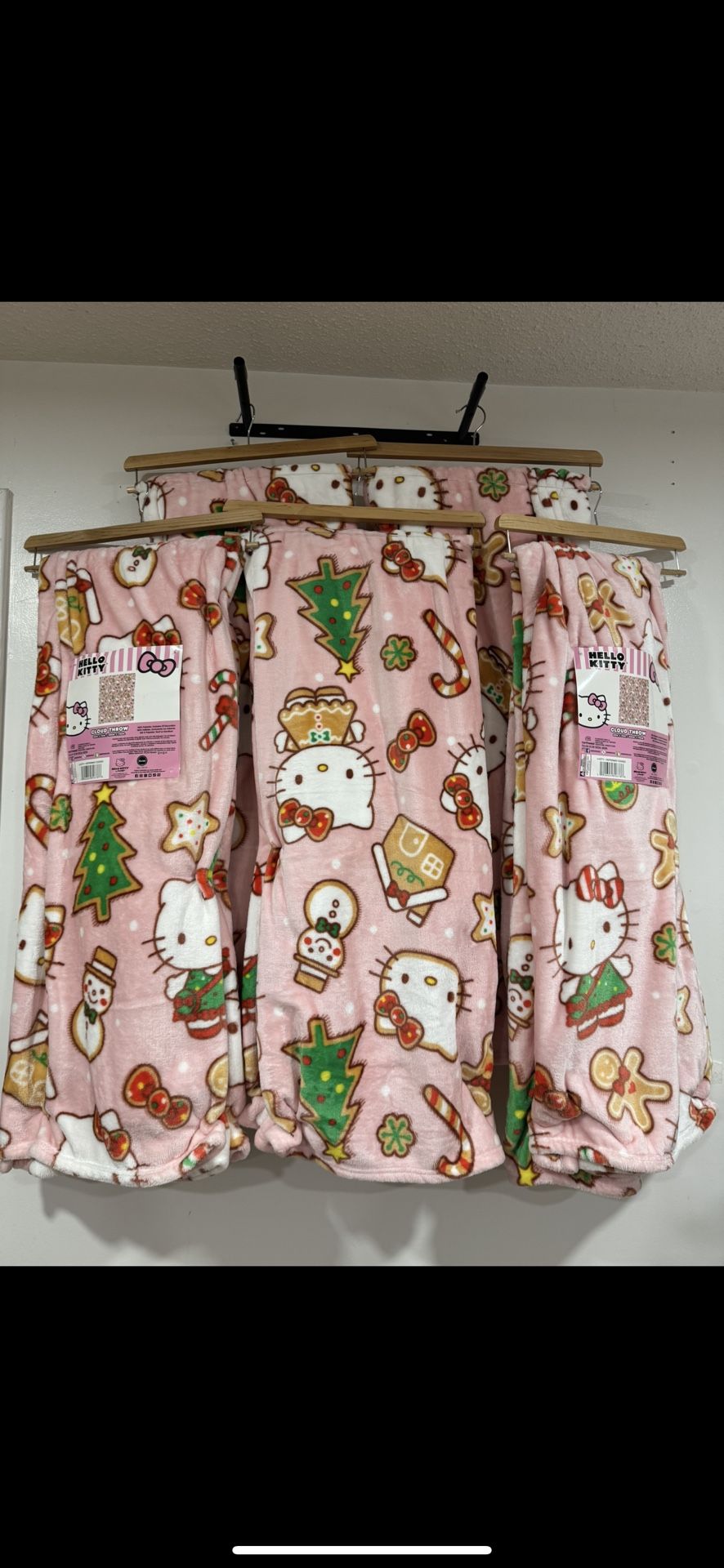 Hello Kitty Blanket Twin Size Band New !!