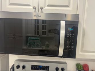 Combo stove and microwave