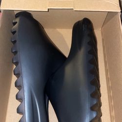 Onyx Yeezy Slides 