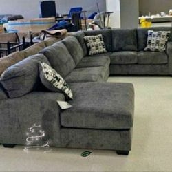 🤝 Brand New 👌Brand New🦋Ballinasloe Smoke RAF/LAF Extra Large Sectional With Chaise🦋