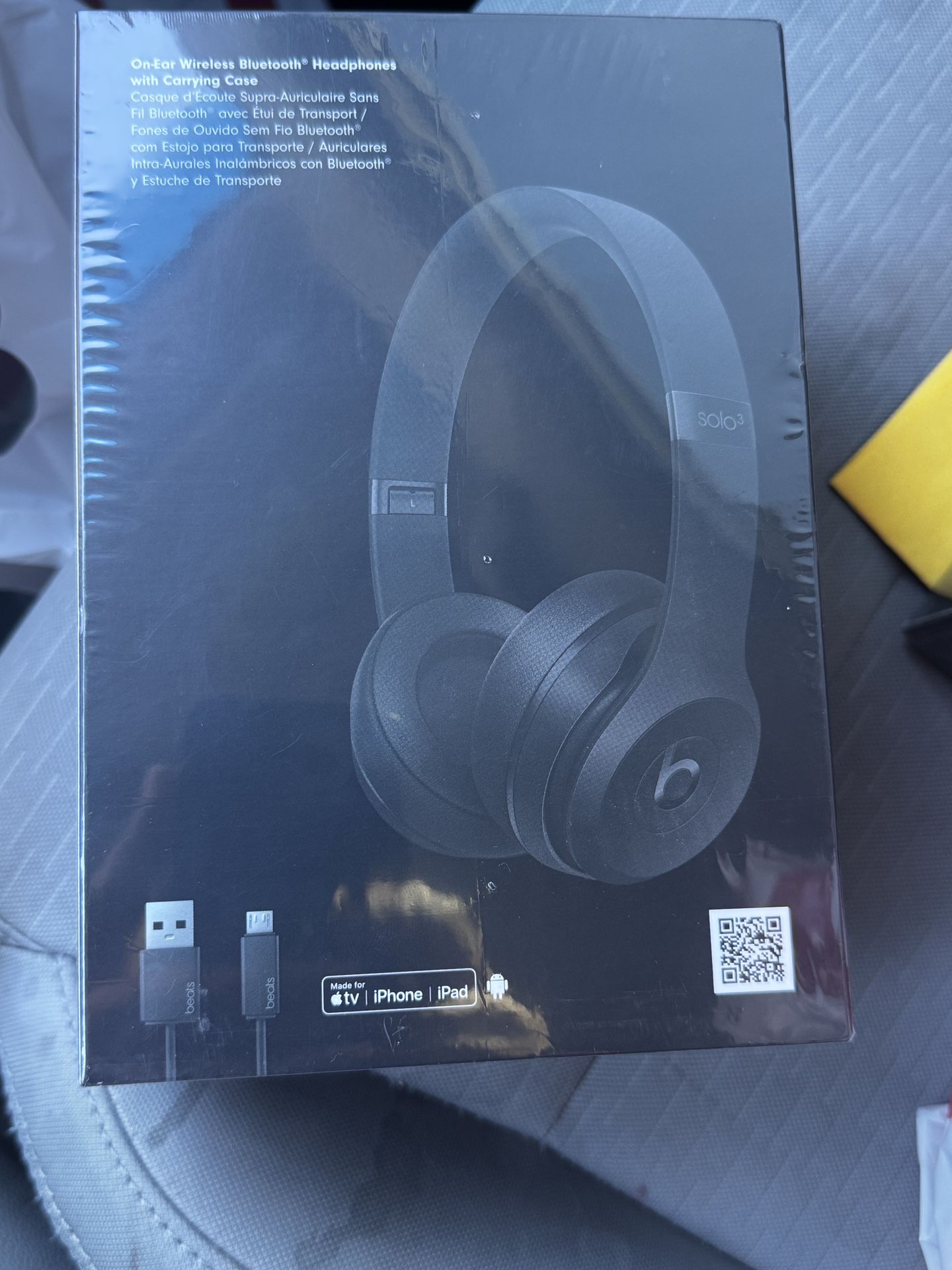 Beats Solo 3. Unopened Box