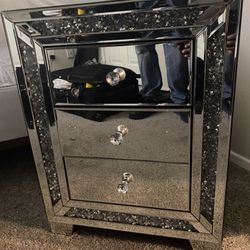 New Completely Mirrored Faux Diamond 3 Drawer Night Stand Same Day Delivery 