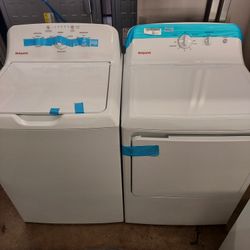 Hotpoint Top-load Washer / Electric Dryer Set