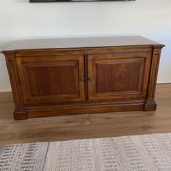 Ethan Allen Console/media cabinet 