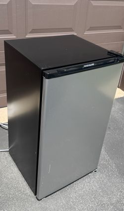 Frigidaire - 3.3 Cu. Ft. Mini Fridge - Silver