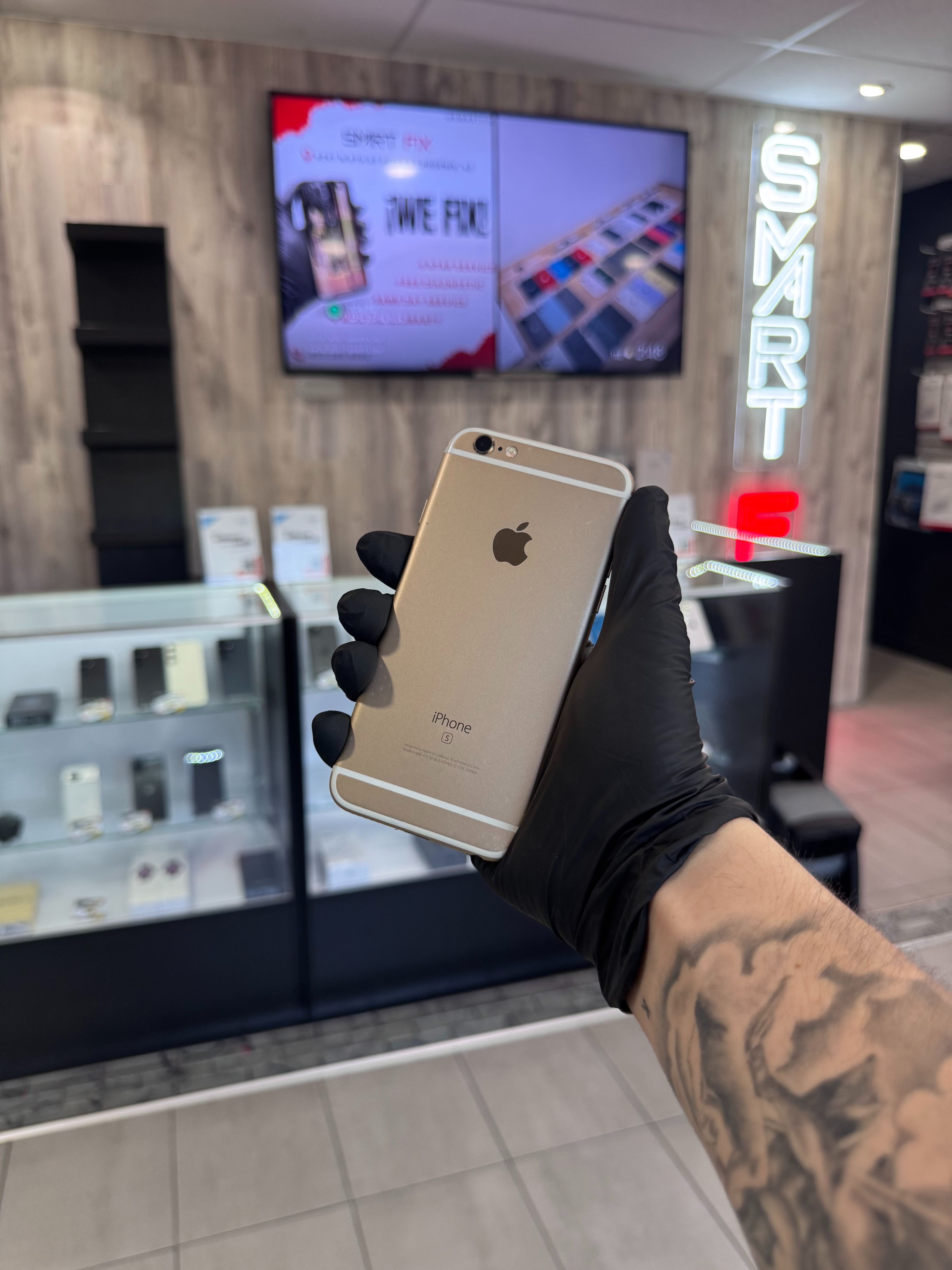 Apple iPhone 6s 32 GB - Gold (Unlocked) + Warranty