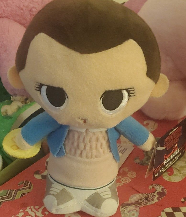 STRANGER THINGS ELEVEN PLUSHIE AND TSHIRT