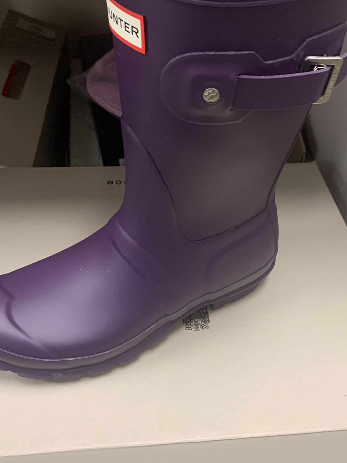 HUNTER Original Short Waterproof Rain Boots / Cavendish Bue Blue, Looks Like An Eggplant Purple / Size 7