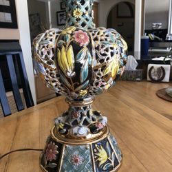 Antique Capodimonte porcelain Italy Lamp