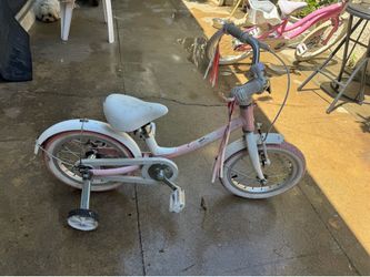Mini bike for little girl come with wheel training