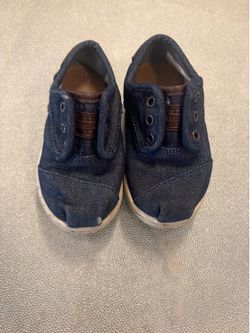 7T Tom’s slip on shoes