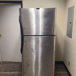 FRIGIDAIRE STAINLESS STEEL