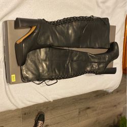 Vince Camuto boots size 9wmns