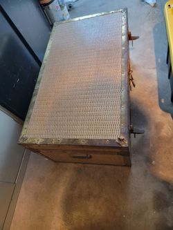 Wood box gold