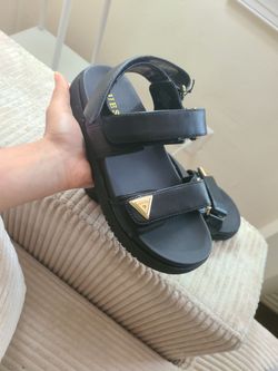Guess Black Platform Sandals size 6 never worn