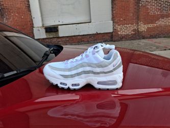 Brand New And Original Women Nike Air Max's 95 Sneakers Sizes 8