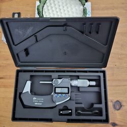 Mitutoyo Micrometer 