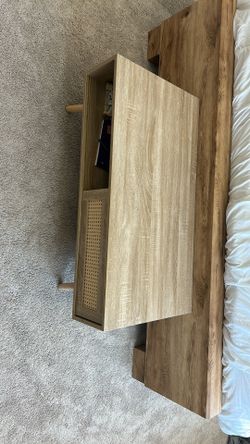 Coffee Table, Wood. Nearly Brand New, Only 1 Year Old.