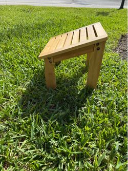 Teak shower footstool rest