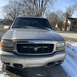 2000 Cadillac Escalade