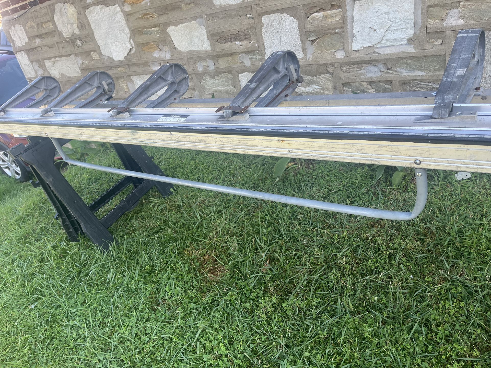 Tap on 10 FT.Aluminum Brake. ( Caping Machine)