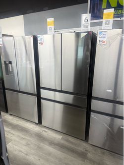 SAMSUNG BESPOKE 29 CU FT FOUR DOOR REFRIGERATOR WITH INNER BEVERAGE CENTER IN STAINLESS STEEL 😍