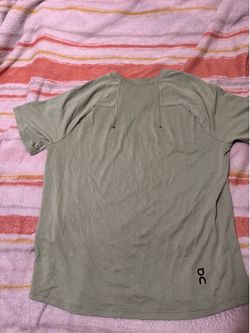 On running athletic shirt