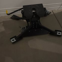 Pullrite 25k Fifth wheel Hitch 