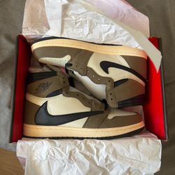 Jordan 1 “Travis Scott’s”  size 10