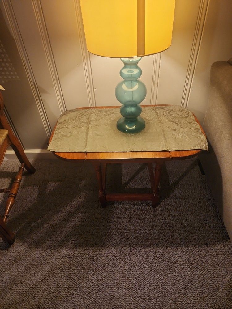 Side Table Ends Go Up And Down