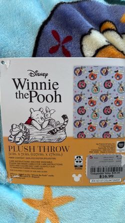 Disney Winnie the Pooh Christmas Plush Throw