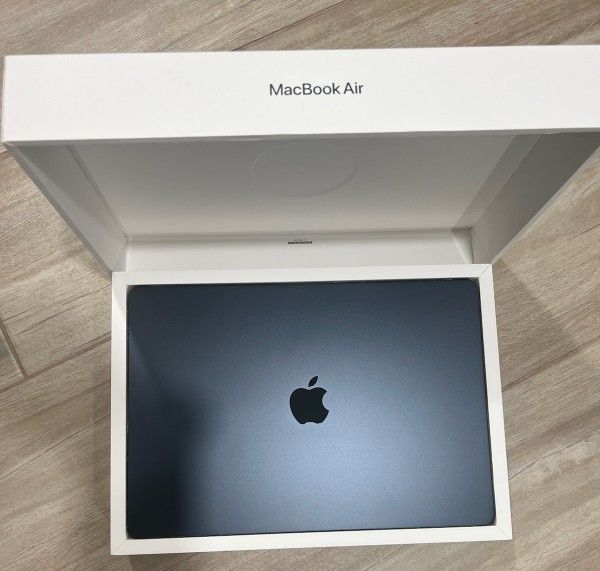 15β MacBook Air (M3, 2024) β Excellent Condition! π»
