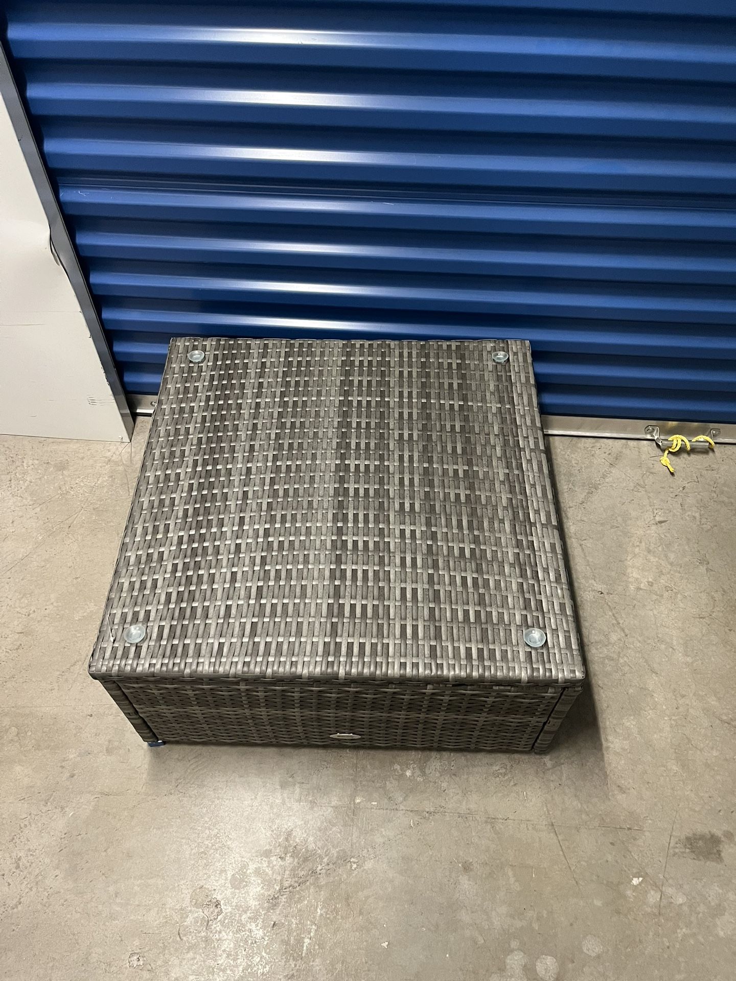 Wicker Coffee Table With Glass 27x27x12