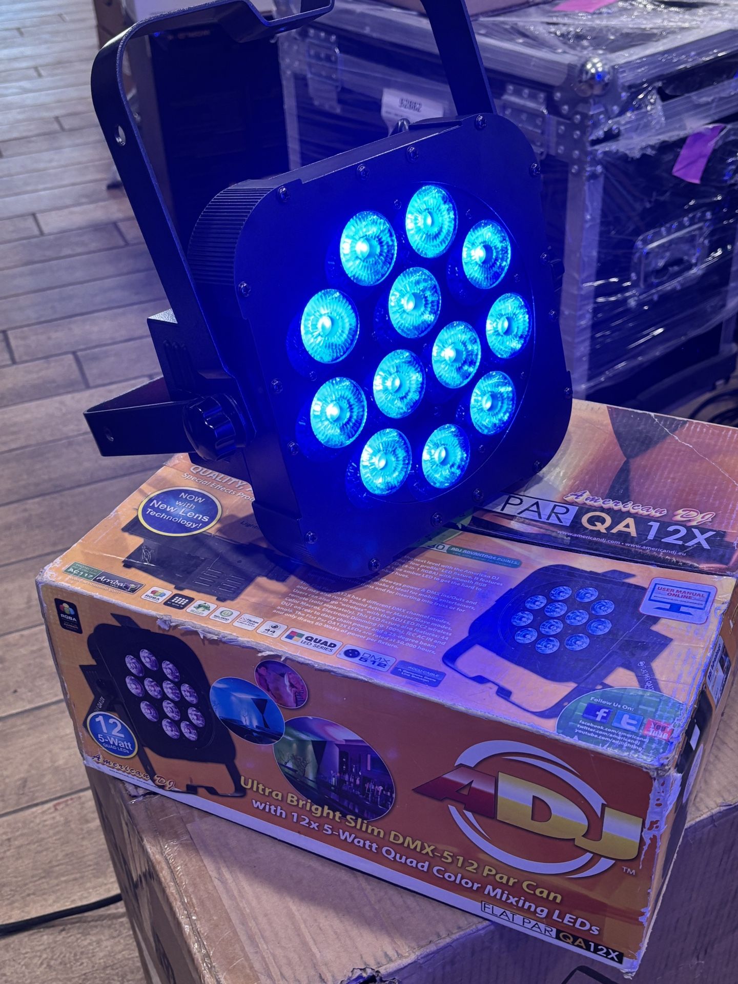 Adj Flat Par QA12X Ultra Bright Wash Light