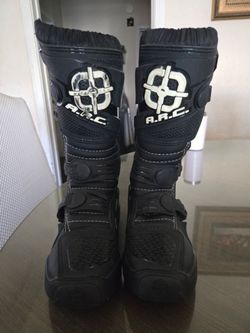 A.R.C Youth dirt bike boots size 2