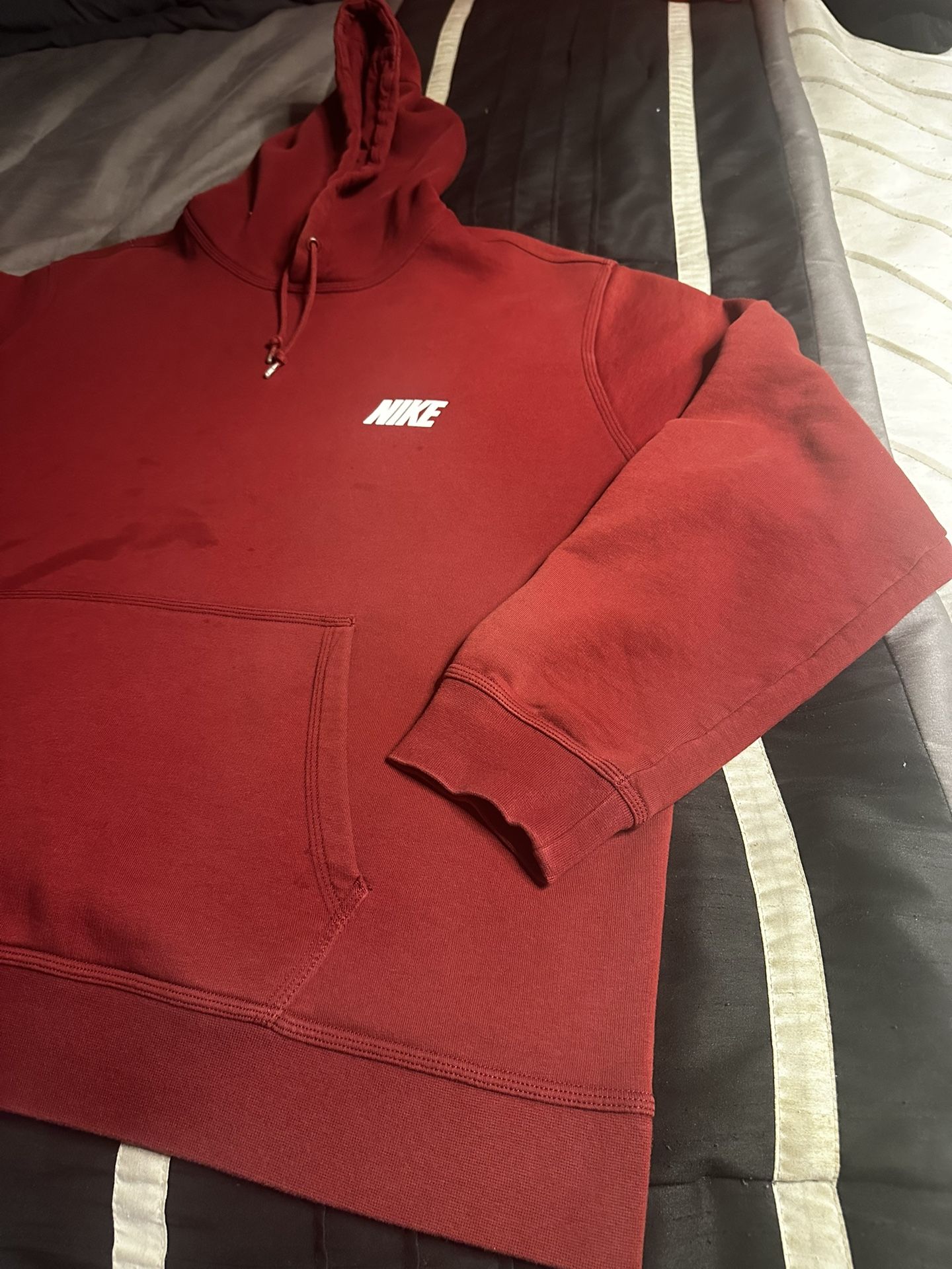 Nike Sportswear Club Men's Pullover Hoodie - Maroon Size 3XL