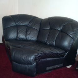 Italian Black Leather Sofa with Built In Bed/Frame & Sectional Black 