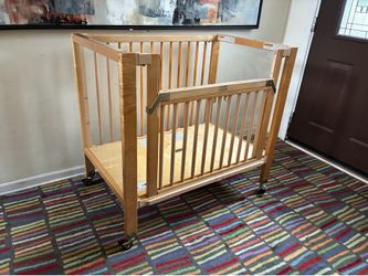 4 Community Playthings BackSafe Clear View Crib G257 Heavy Duty Commercial Daycare Maple Rolling Cribs