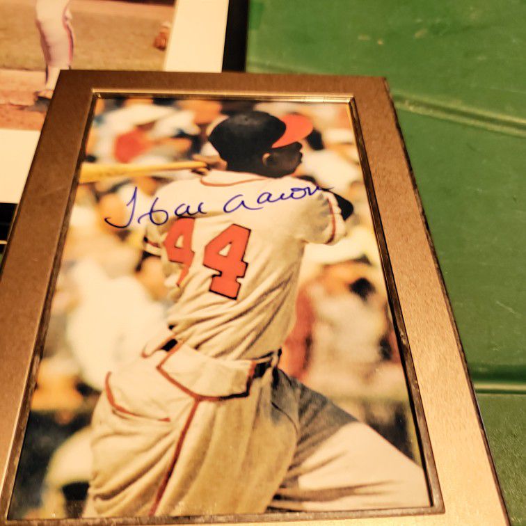 5x7 signed Autograph With C. O.A. Hank Aaron  A Steal At 50