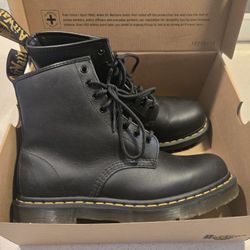 1460 Slip Resistant Doc's 10M/11W