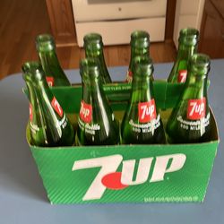 Vintage 1979 Indy 500 souvenir 7 Up bottles